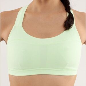 Lululemon Run: Hook Me Up Bra.
Wagon Stripe Faded Zap. Size 6. Style: W2523S.